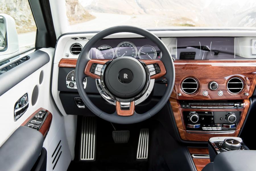 Торпедо Rolls-Royce Phantom 2017 года  (WW) (фото 67 из 75)
